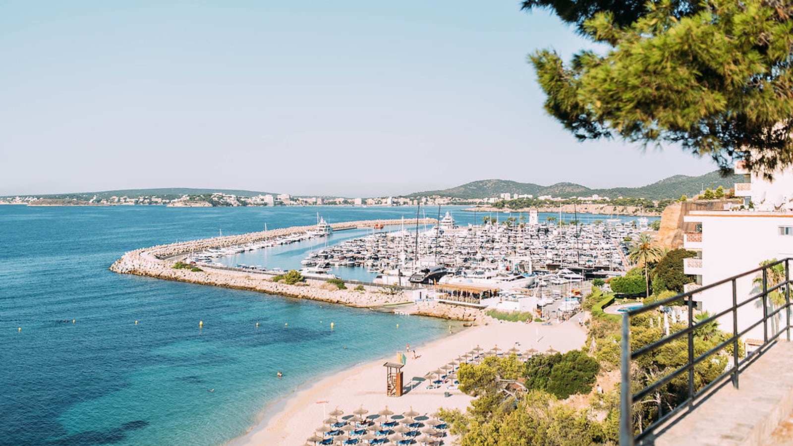 Beach clubs around Puerto Portals