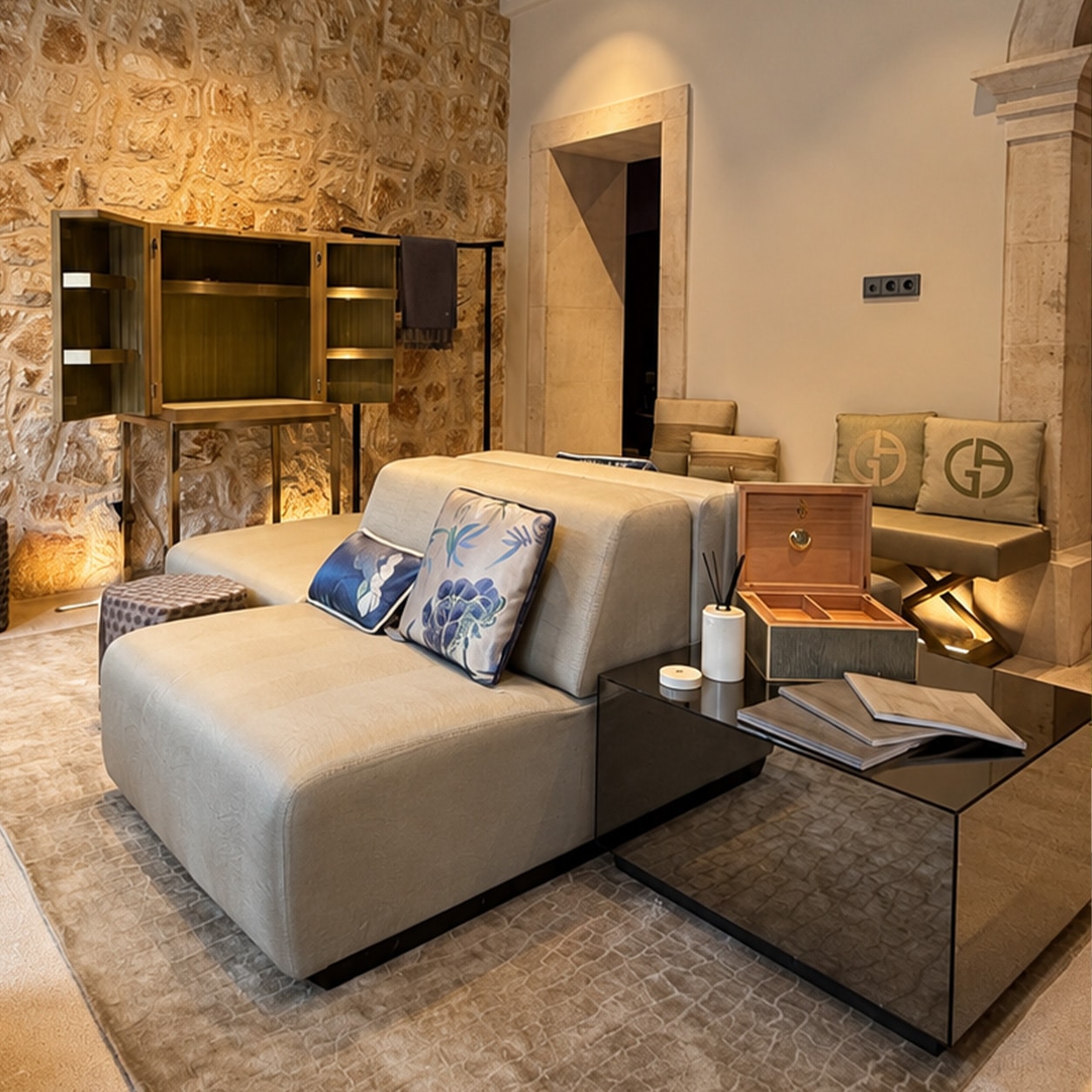 Interior_Showroom_Experience_11_2400x1200px