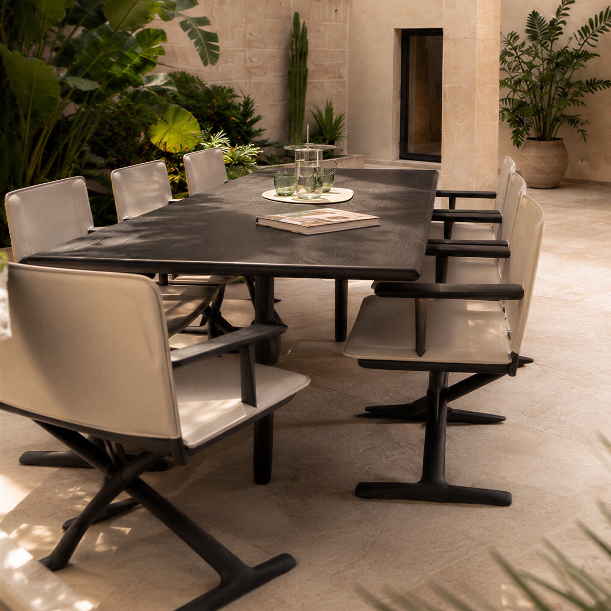 Interior_Showroom_Experience_16_2400x1200px
